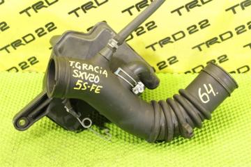 Патрубок воздухозаборника Toyota Camry Gracia 2000