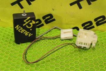 Датчик уровня топлива Toyota Corolla  Fielder 2016
