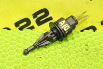 Фото запчасти датчик температуры всасываемого воздуха Toyota Ipsum 2000 контрактная запчасть Запчасть датчик температуры всасываемого воздуха Toyota Ipsum 2000