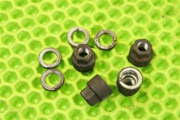 Фото запчасти гайка карданного вала Toyota Ipsum 2000 контрактная запчасть Запчасть гайка карданного вала Toyota Ipsum 2000