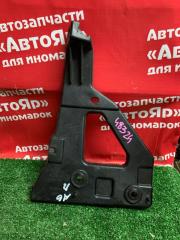 Запчасть кронштейн бампера передний правый AUDI A6 2005