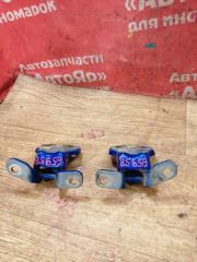 Запчасть петля двери передняя левая MAZDA FAMILIA 10.2002