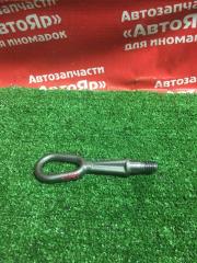 Крюк буксировочный