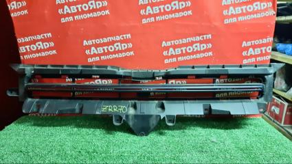 Решетка радиатора TOYOTA VOXY 11.2007
