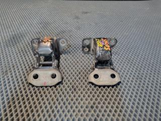 Фото запчасти петля двери передняя левая TOYOTA REGIUS 09.1999 контрактная запчасть Запчасть петля двери передняя левая TOYOTA REGIUS 09.1999