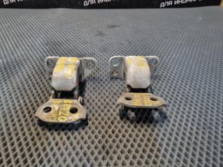 Фото запчасти петля двери передняя левая TOYOTA REGIUS 10.1999 контрактная запчасть Запчасть петля двери передняя левая TOYOTA REGIUS 10.1999