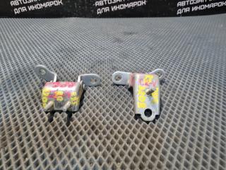 Запчасть петля двери задняя правая HONDA CR-V 2004