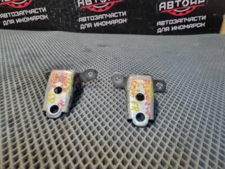 Запчасть петля двери передняя правая HONDA AIRWAVE 2005
