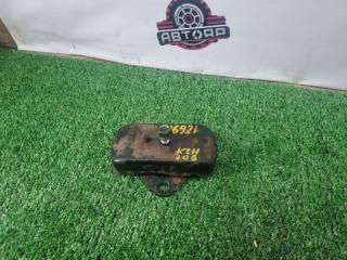 Запчасть подушка двигателя правая TOYOTA HIACE 1996