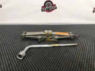 Домкрат TOYOTA CORONA 1992