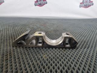 Фото запчасти крепление стабилизатора переднее левое VOLKSWAGEN TOUAREG 2007 контрактная запчасть Запчасть крепление стабилизатора переднее левое VOLKSWAGEN TOUAREG 2007