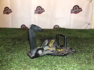 Фото запчасти замок капота VOLKSWAGEN TOUAREG 2007 контрактная запчасть Запчасть замок капота VOLKSWAGEN TOUAREG 2007