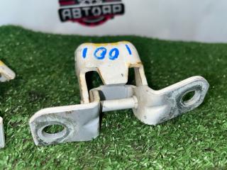 Петля двери задняя левая AXELA 2014 BM5FS P5-VPS