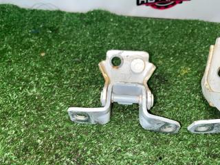 Петля двери задняя левая AXELA 2014 BM5FS P5-VPS