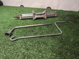 Домкрат CORONA PREMIO 1999 ST210 3S-FSE