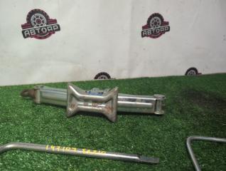 Домкрат CORONA PREMIO 1999 ST210 3S-FSE