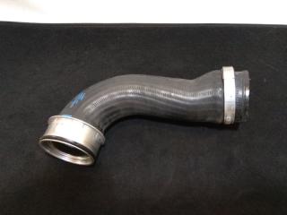 Патрубок интеркуллера Volkswagen Passat 2006 контрактная Патрубок интеркуллера Volkswagen Passat 2006