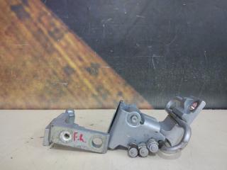 Петля двери передняя правая Volkswagen Touareg 2003