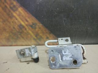 Петля двери передняя правая AUDI Q7 2006 контрактная Петля двери передняя правая AUDI Q7 2006