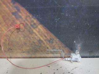 Замок лючка бензобака AUDI A4 Avant 2004