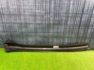 Запчасть молдинг лобового стекла передний левый Cadillac Escalade 2004