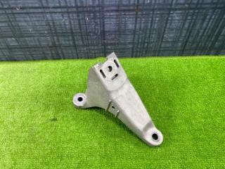 Кронштейн двигателя правый AUDI Allroad 2003