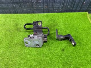 Петля двери передняя правая AUDI Allroad 2003