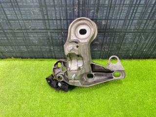 Кронштейн двигателя правый AUDI A4 Avant 2006