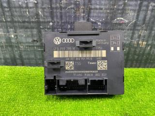 Блок управления дверьми задний правый AUDI Q7 2008