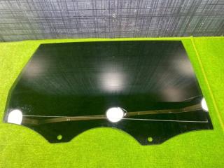 Стекло заднее правое AUDI Q7 2008