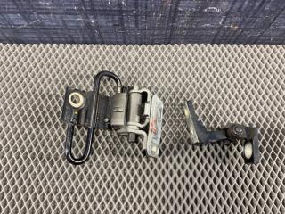 Петля двери передняя правая AUDI Allroad 2003