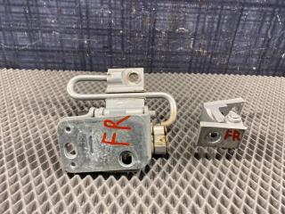 Петля двери передняя правая AUDI A6 2000 контрактная Петля двери передняя правая AUDI A6 2000