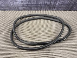 Уплотнительная резинка передняя AUDI A6 Allroad 2006