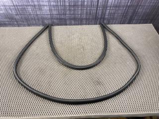 Подкапотный уплотнитель AUDI A6 Allroad 2006