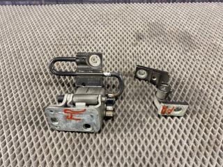 Петля двери передняя правая AUDI Allroad 2003