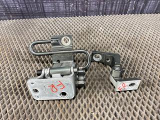 Петля двери передняя правая AUDI Allroad 2004