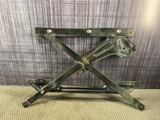 Распорка передняя AUDI Q5 2009