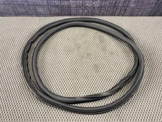 Уплотнительная резинка задняя AUDI A6 2003