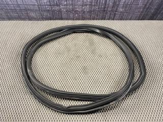 Уплотнительная резинка задняя AUDI A6 2003