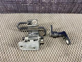 Петля двери передняя правая AUDI A6 2003