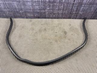 Подкапотный уплотнитель Volkswagen Passat 2008