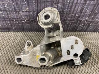 Кронштейн двигателя правый AUDI A4 Avant 2002