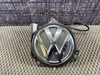 Кнопка открывания багажника Volkswagen Passat 2011