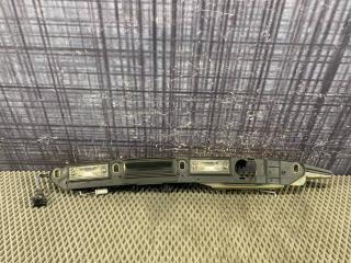 Кнопка открывания багажника Volkswagen Passat 2004