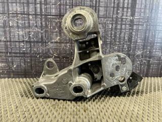 Кронштейн двигателя правый AUDI A4 Avant 2006