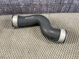 Патрубок интеркуллера Volkswagen Passat Variant 2010 контрактная Патрубок интеркуллера Volkswagen Passat Variant 2010