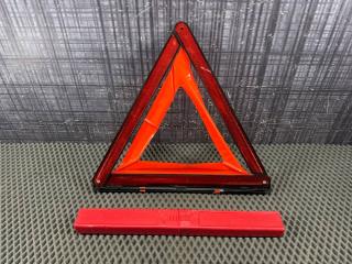 Знак аварийной остановки AUDI A4 2008