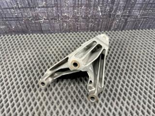 Кронштейн двигателя левый AUDI A4 2008