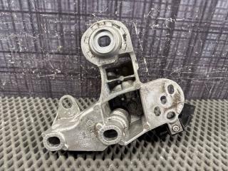 Кронштейн двигателя правый AUDI A4 Avant 2004