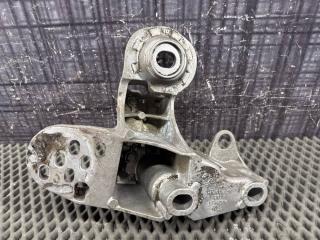 Кронштейн двигателя левый AUDI A4 Avant 2004